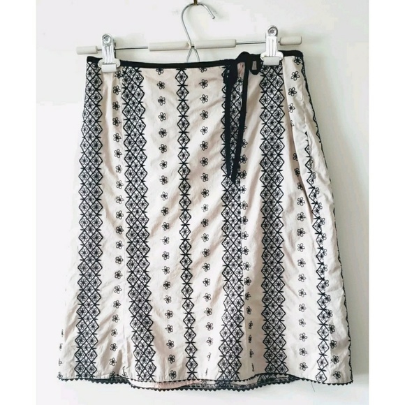 SOLD-Nanette Lepore Women's Skirt, Size 10  - Picture 6 of 6